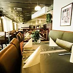 מלון Skyline Airport 4*