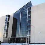 Skyline Airport מלון
