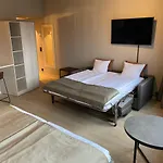 מלון Skyline Airport 4*