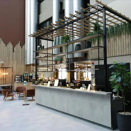 Skyline Airport Hotel