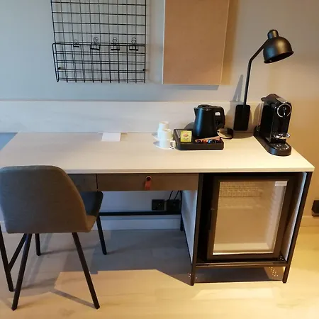 Hotel Skyline Airport 4*