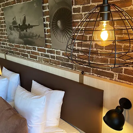 Skyline Airport Hotel 4*
