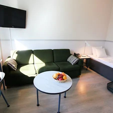 Hotel Skyline Airport 4*