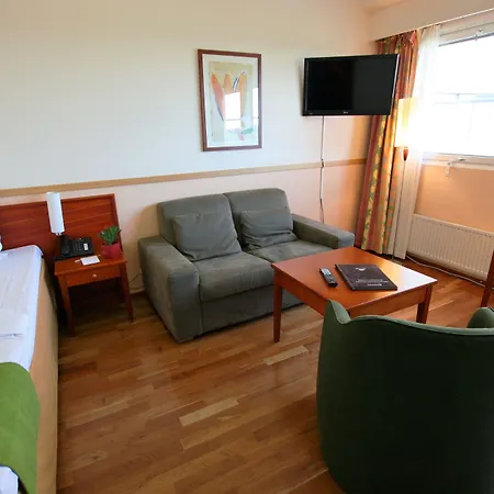 Skyline Airport 4*
