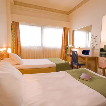 Skyline Airport Hotel
