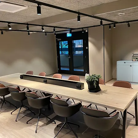 Otel Skyline Airport 4*