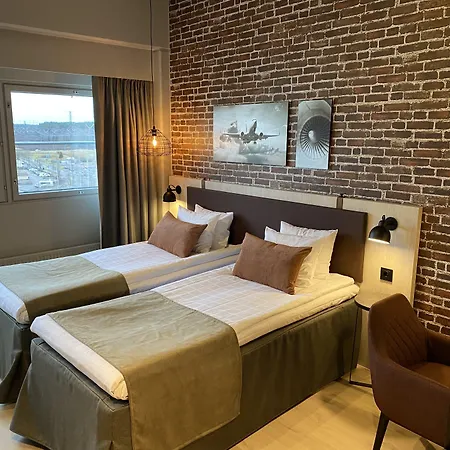 Hotel Skyline Airport 4*