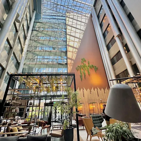 Skyline Airport Hotel 4*