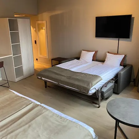 מלון Skyline Airport 4*