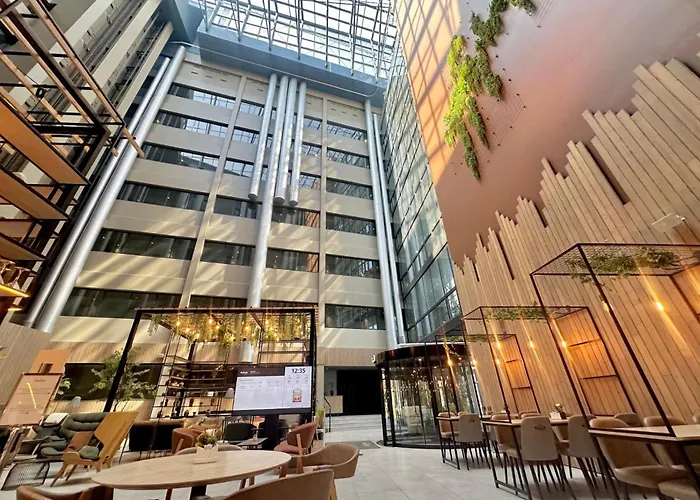 Skyline Airport Hotel 4*