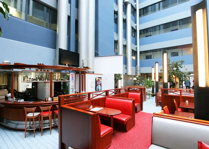 Hotel Skyline Airport 4*