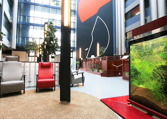 Hotel Skyline Airport 4*