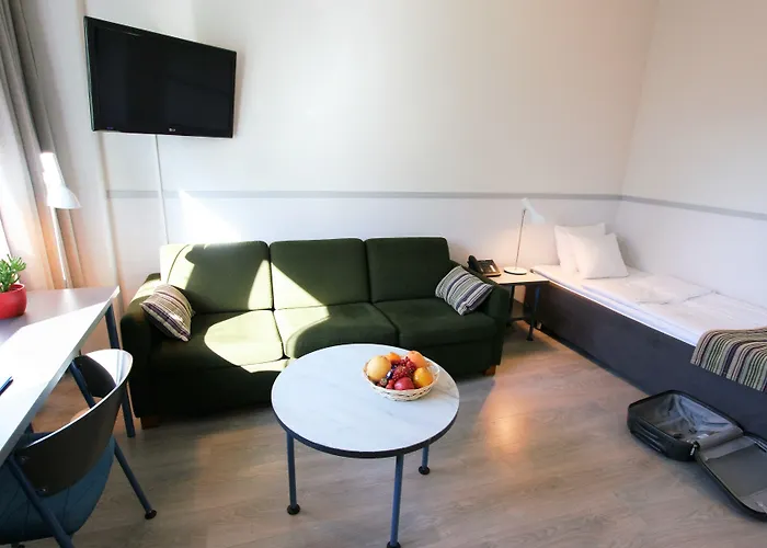 Hotelli Skyline Airport 4*