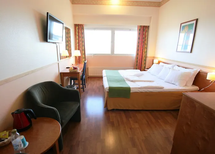 Hotelli Skyline Airport 4*