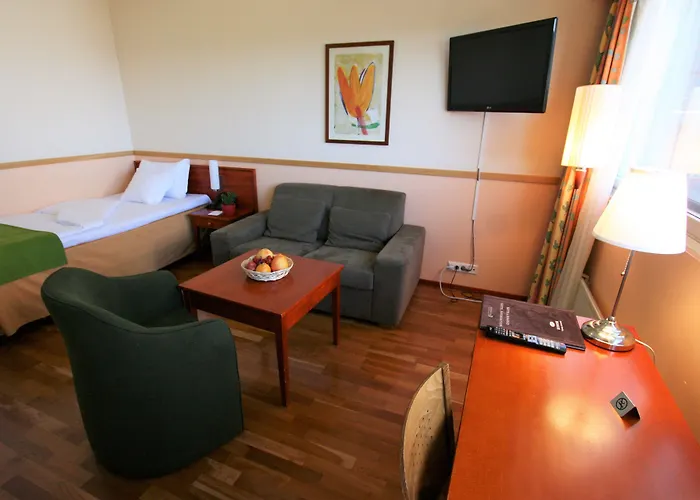 Skyline Airport Hotel 4*