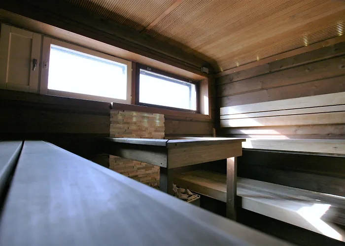 Hotelli Skyline Airport 4*