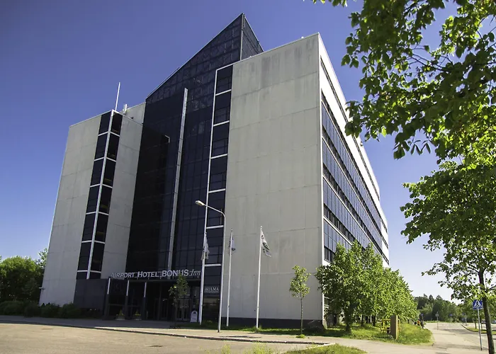 Skyline Airport Hotel 4*