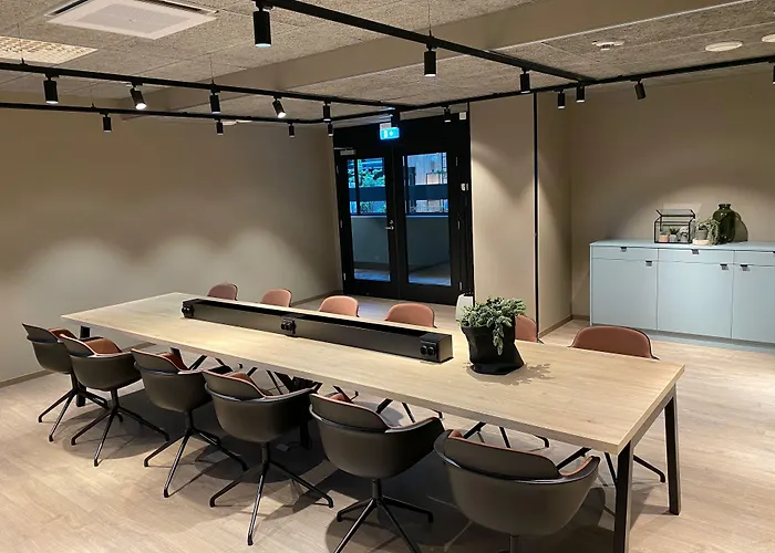 Hotel Skyline Airport 4*