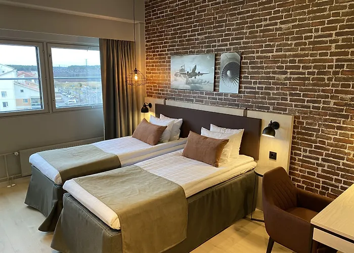 Hotel Skyline Airport 4*