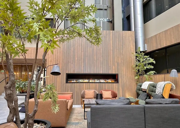 Skyline Airport Hotel 4*