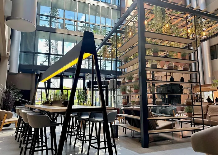 Skyline Airport Hotel