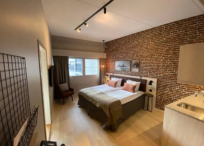 Skyline Airport Hotelli 4*