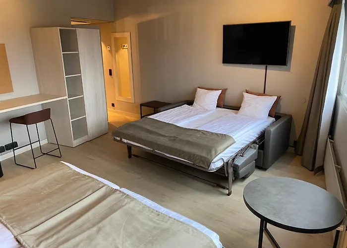 Hotel Skyline Airport 4*